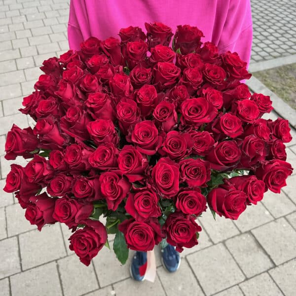 70 červených ruží