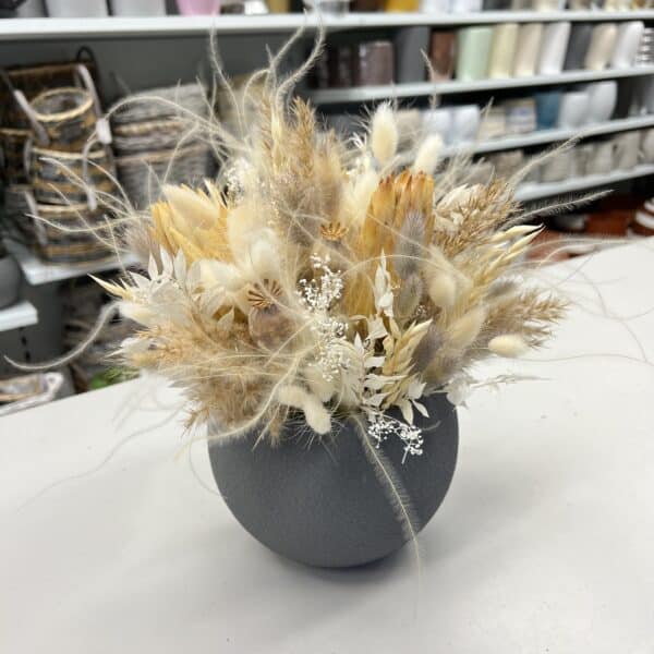 Aranžmán zo sušených kvetov v keramike 3