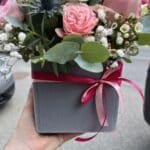 Box plný kvetov - Sivá kocka